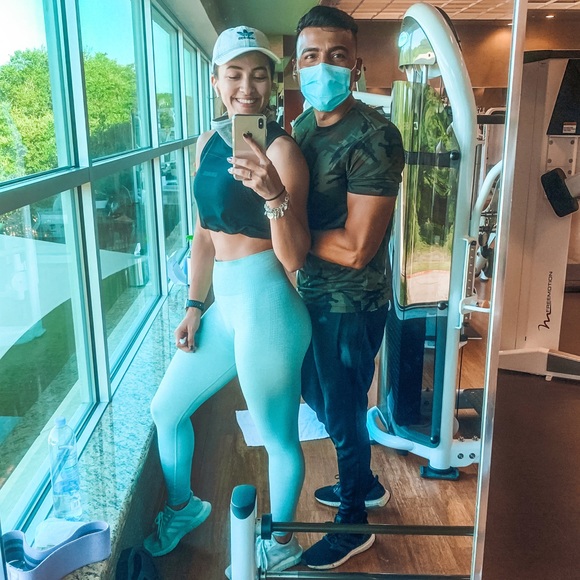 Meet your Posher, Stephanie - Picture 6 of 7